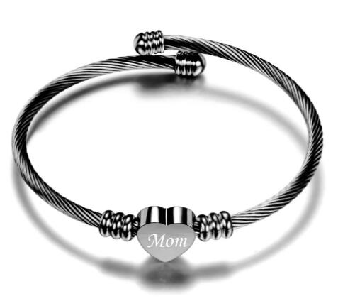 Elegant Flätat Armband i Rostfritt Stål – Den perfekta gåvan till mamma!