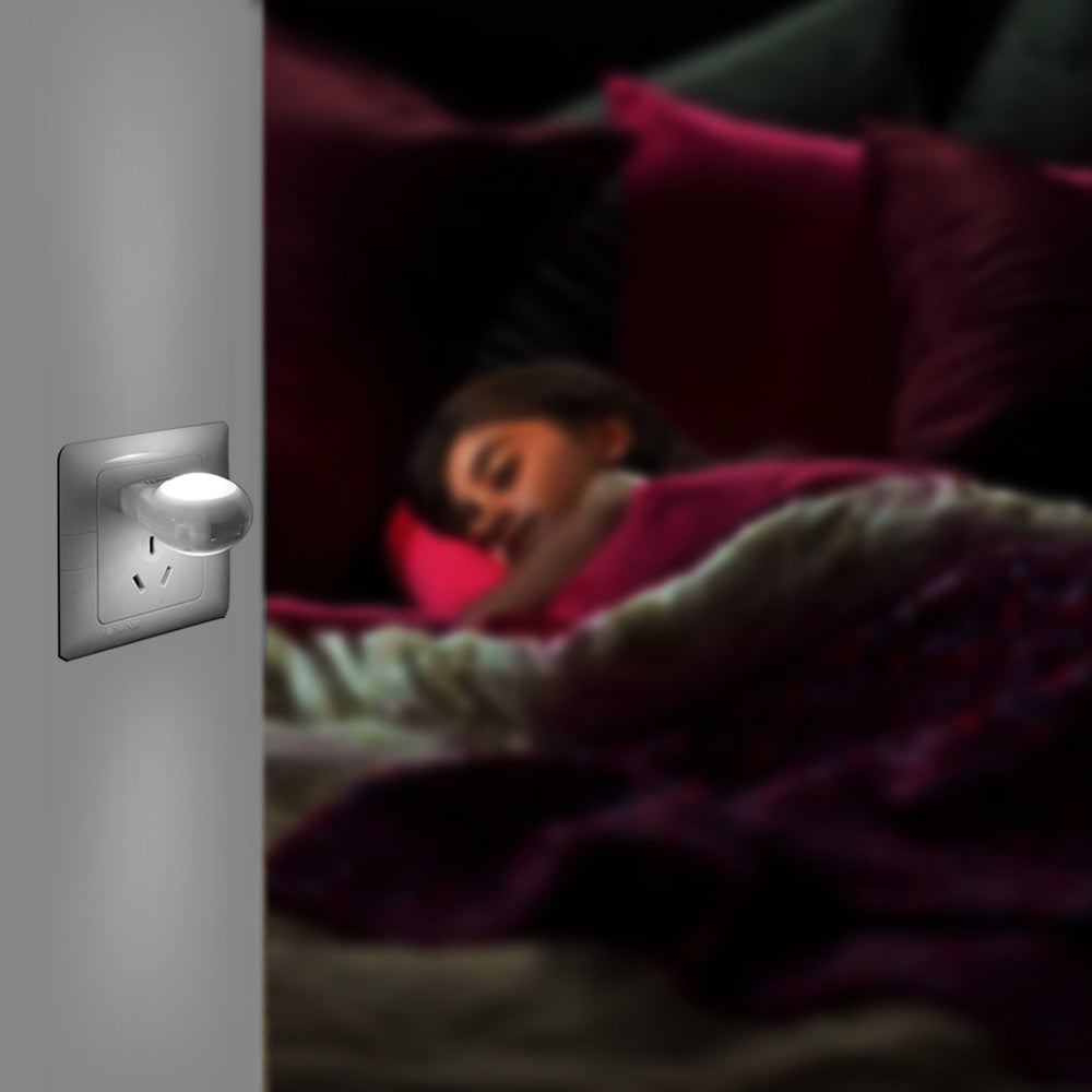 Smart LED-Nattlampa med Ljussensor – Tänds automatiskt i mörkret!